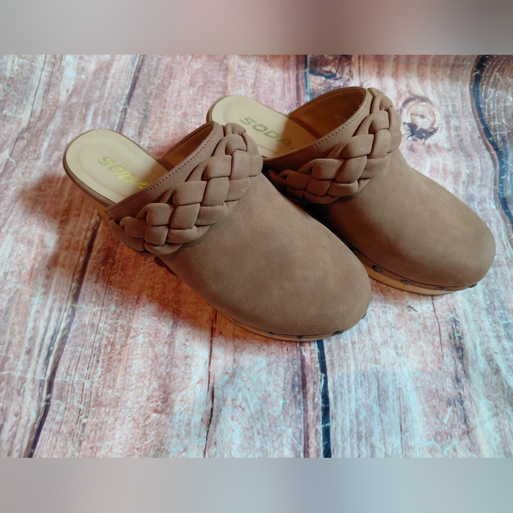Soda Women's Brown Braided Mules